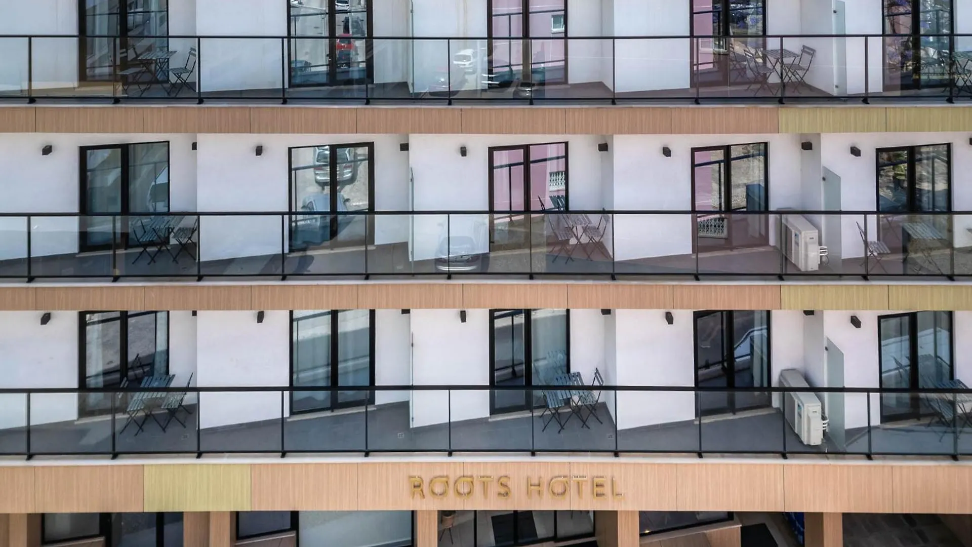 Апарт-отель Roots Hotel Фару